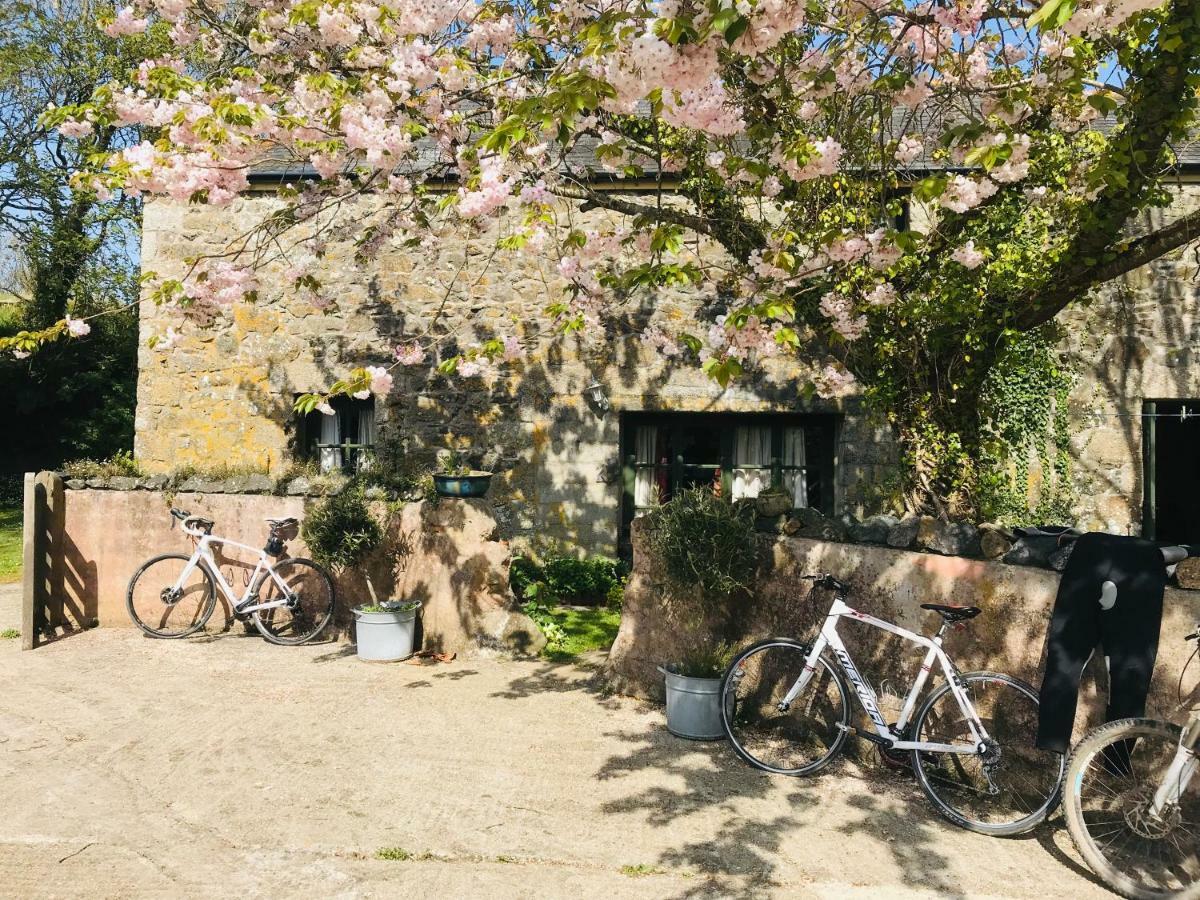 The Barn, Higher Boden, Manaccan, Helston, Cornwall Exterior photo